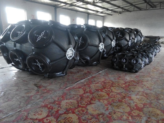 مصدات عوامة مطاطية تعمل بالهواء المضغوط 50kpa مع إطار طائرة