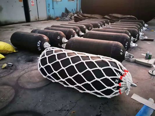 سفينة لشحن درابزين مطاطي هوائي مع شبكة سلسلة الإطارات