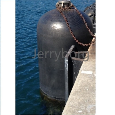 مطاردة من نوع يوكوهاما للقوارب البحرية