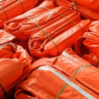 PVC الحاجز العائم الرغوة المطاط احتواء النفط طفرة مخصصة حاوية الموانئ / البحيرة / الطفرة النفطية البحرية