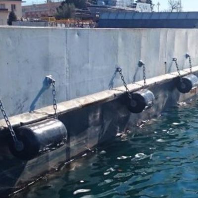 EVA Marine Foam Fender 3.3m * 6.5m مع حاجز عائم من مادة البولي يوريثين